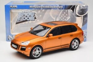 Porsche Cayenne GTS Lava Orange Norev 1:18 187535 Metal — zdjęcie 8 z 8