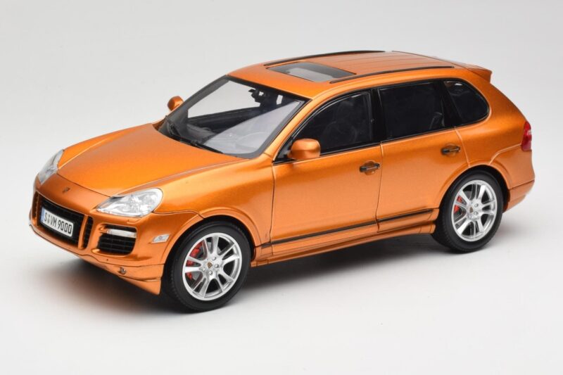 Porsche Cayenne GTS Lava Orange Norev 1:18 187535 Metal