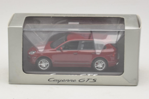 Porsche Cayenne 955 GTS Czerwony Ze Srebrnymi Felgami Minichamps 1:43 WAP02000818 Metal — zdjęcie 4 z 4
