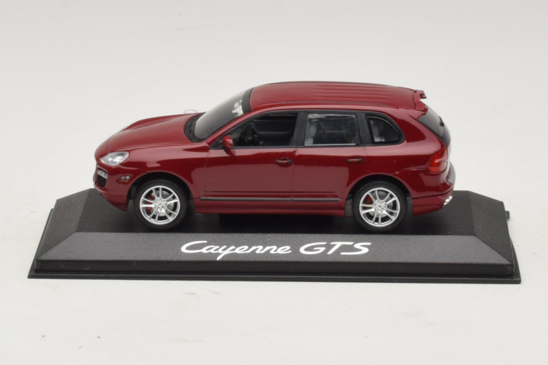 Porsche Cayenne 955 GTS Czerwony Ze Srebrnymi Felgami Minichamps 1:43 WAP02000818 Metal