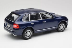 Porsche Cayenne S 9PA Dark Sea Niebieski Metaliczny Maisto 1:18 31635 Metal — zdjęcie 3 z 8