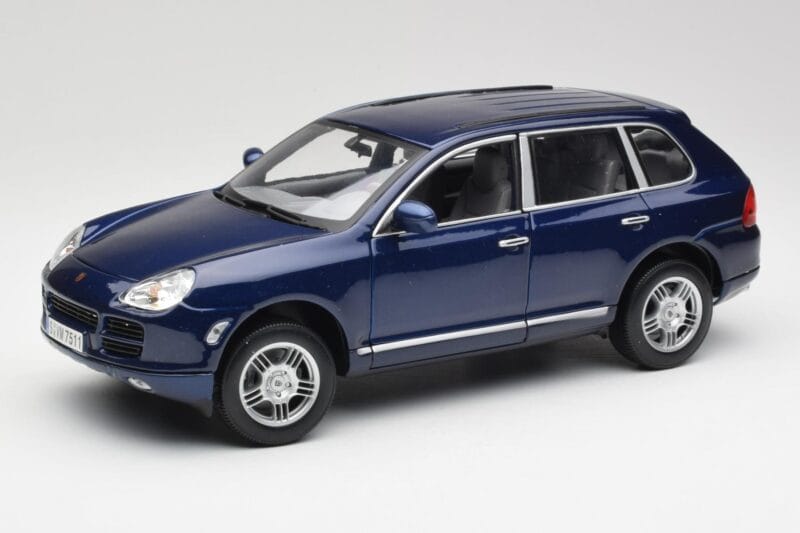 Porsche Cayenne S 9PA Dark Sea Niebieski Metaliczny Maisto 1:18 31635 Metal
