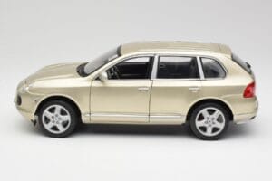 Porsche Cayenne Turbo 955 Beżowy Maisto 1:18 WAP02100113 Metal — zdjęcie 4 z 8
