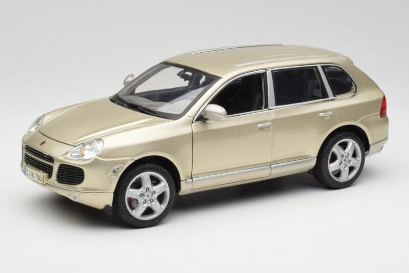 Porsche Cayenne Turbo 955 Beżowy Maisto 1:18 WAP02100113 Metal