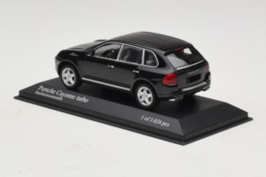 Porsche Cayenne 955 Turbo Black Metallic Minichamps 1:43 400061080 Metal — zdjęcie 3 z 5