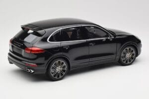 Porsche Cayenne Turbo S 958 Black Metallic Minichamps 1:18 110064000 Metal — zdjęcie 3 z 8
