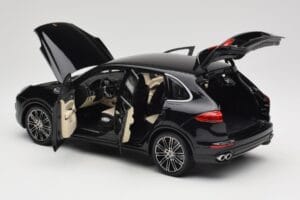 Porsche Cayenne Turbo S 958 Black Metallic Minichamps 1:18 110064000 Metal — zdjęcie 5 z 8