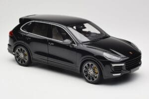 Porsche Cayenne Turbo S 958 Black Metallic Minichamps 1:18 110064000 Metal — zdjęcie 6 z 8