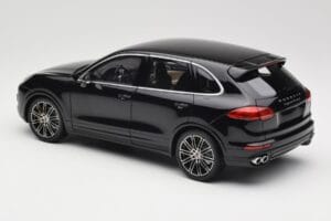 Porsche Cayenne Turbo S 958 Black Metallic Minichamps 1:18 110064000 Metal — zdjęcie 7 z 8