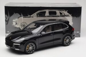 Porsche Cayenne Turbo S 958 Black Metallic Minichamps 1:18 110064000 Metal — zdjęcie 8 z 8
