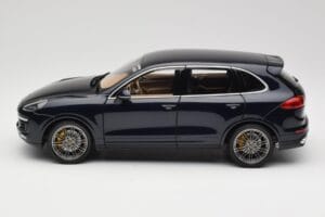 Porsche Cayenne Turbo S 958 Blue Metallic Minichamps 1:18 110064001 Metal — zdjęcie 4 z 8
