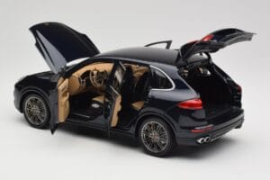 Porsche Cayenne Turbo S 958 Blue Metallic Minichamps 1:18 110064001 Metal — zdjęcie 5 z 8