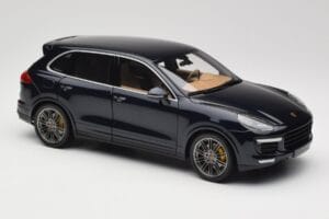 Porsche Cayenne Turbo S 958 Blue Metallic Minichamps 1:18 110064001 Metal — zdjęcie 6 z 8