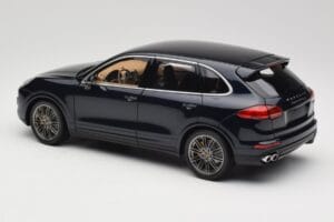 Porsche Cayenne Turbo S 958 Blue Metallic Minichamps 1:18 110064001 Metal — zdjęcie 7 z 8