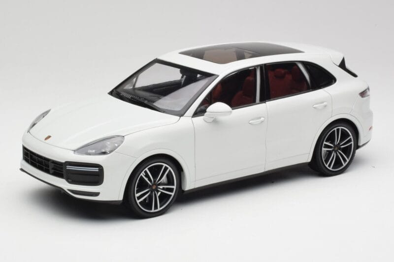Porsche Cayenne 9YA Turbo Biały Metallic Minichamps 1:18 155042560 Metal