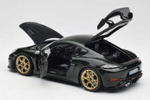 Porsche Cayman GT4 RS 982 Weissach Package Brewster Green Norev 1:18 187250 Metal — zdjęcie 5 z 8