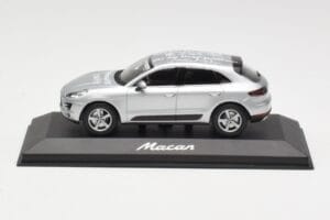 Porsche Macan 95B Silver Grey Metallic Prototype Minichamps 1:43 WAP0201540E Metal