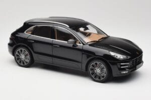 Porsche Macan Turbo 95B Black Metallic Minichamps 1:18 110062502 Metal — zdjęcie 6 z 8
