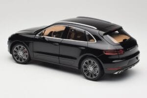 Porsche Macan Turbo 95B Black Metallic Minichamps 1:18 110062502 Metal — zdjęcie 7 z 8