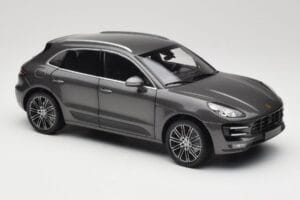 Porsche Macan Turbo 95B Grey Metallic Minichamps 1:18 110062501 Metal — zdjęcie 6 z 8