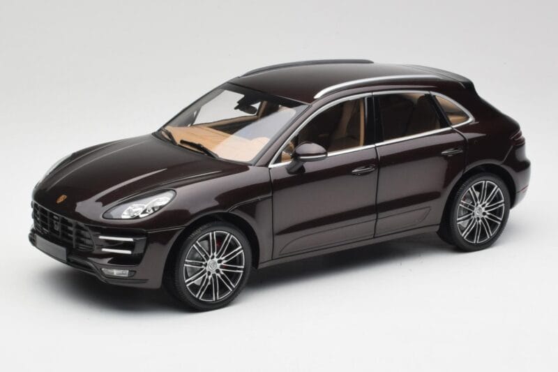 Porsche Macan 95B Turbo Mahoń Metalik Minichamps 1:18 110062500 Metal