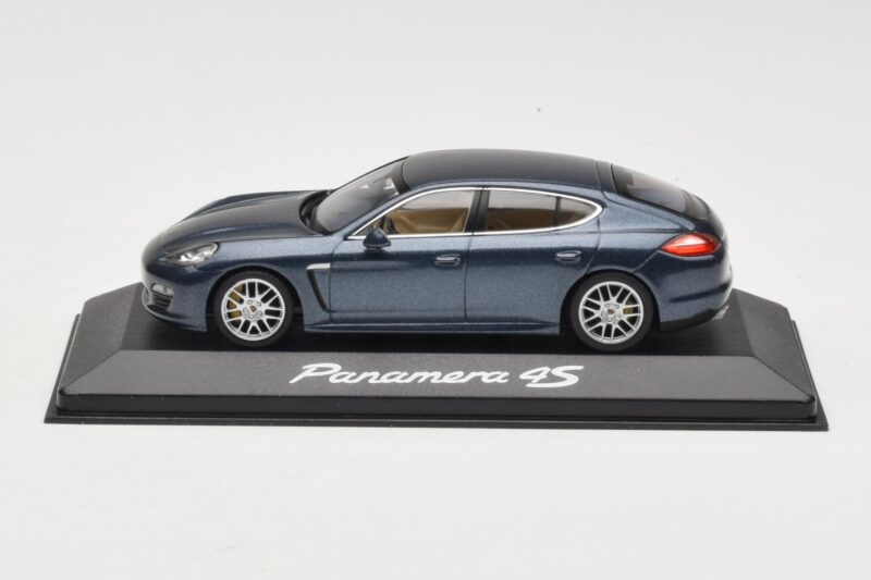 Porsche Panamera 970 4 Niebieski Metallic Minichamps 1:43 400068220 Metal