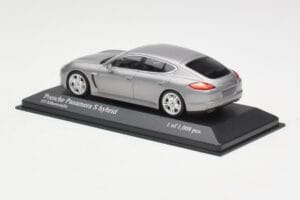 Porsche Panamera 970 S Hybrid Srebrny Minichamps 1:43 400068250 Metal — zdjęcie 3 z 4