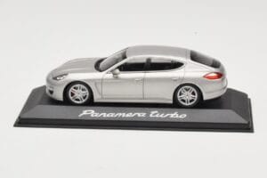Porsche Panamera 970 Turbo Beżowy Minichamps 1:43 WAP0200519 Metal