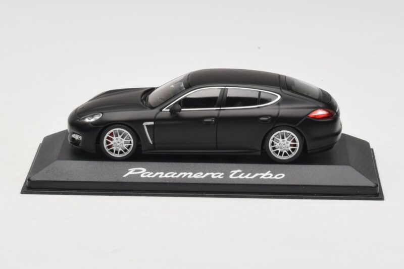 Porsche Panamera 970 Turbo Matt Black Minichamps 1:43 WAP0200270C Metal