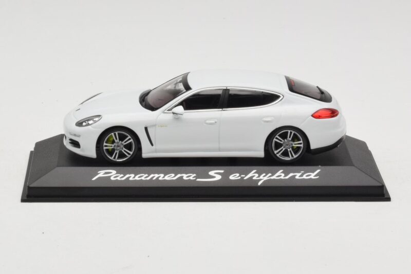 Porsche Panamera 970 S e-Hybrid Biały Minichamps 1:43 Porsche Panamera 970 S e-Hybrid Biały Minichamps 1:43 WAP0207200E Metal