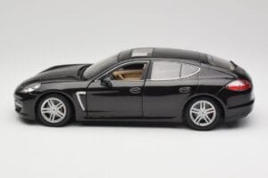 Porsche Panamera Turbo 970 Czarny Maisto 1:18 36197 Metal — zdjęcie 4 z 8