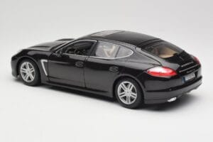 Porsche Panamera Turbo 970 Czarny Maisto 1:18 36197 Metal — zdjęcie 7 z 8