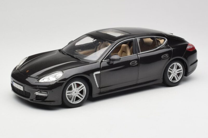 Porsche Panamera Turbo 970 Czarny Maisto 1:18 36197 Metal