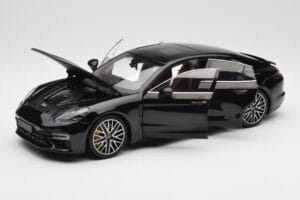 Porsche Panamera 971 Turbo S Czarny Metallic Minichamps 1:18 113061076 Metal — zdjęcie 2 z 8