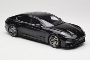 Porsche Panamera 971 Turbo S Czarny Metallic Minichamps 1:18 113061076 Metal — zdjęcie 6 z 8