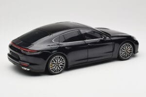 Porsche Panamera 971 Turbo S Niebieski Metallic Minichamps 1:18 113061075 Metal — zdjęcie 3 z 8