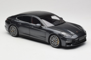 Porsche Panamera 971 Turbo S Grey Metallic Minichamps 1:18 113061073 Metal — zdjęcie 6 z 8