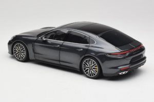 Porsche Panamera 971 Turbo S Grey Metallic Minichamps 1:18 113061073 Metal — zdjęcie 7 z 8