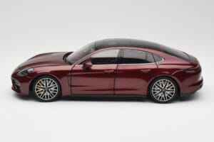 Porsche Panamera 971 Turbo S Czerwony Metallic Minichamps 1:18 113061077 Metal — zdjęcie 4 z 8