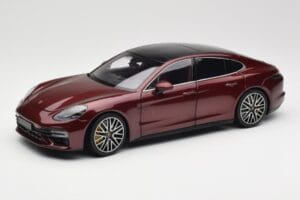 Porsche Panamera 971 Turbo S Czerwony Metallic Minichamps 1:18 113061077 Metal