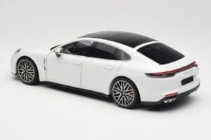 Porsche Panamera 971 Turbo S Biały Metallic Minichamps 1:18 113061074 Metal — zdjęcie 7 z 8