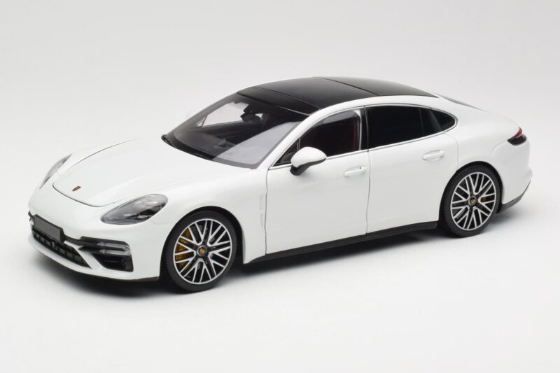 Porsche Panamera 971 Turbo S Biały Metallic Minichamps 1:18 113061074 Metal