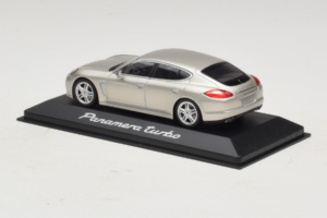 Porsche Panamera 970 Turbo Srebrny Minichamps 1:43 WAP02000519 Metal — zdjęcie 3 z 5
