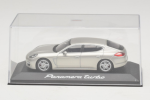 Porsche Panamera 970 Turbo Srebrny Minichamps 1:43 WAP02000519 Metal — zdjęcie 4 z 5
