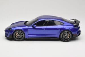 Porsche Taycan J1 Turbo GT Purple Sky Metallic GT Spirit 1:18 GT520 Żywica — zdjęcie 3 z 6