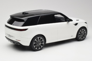 Range Rover Sport L461 P510e Fuji White GT Spirit 1:12 GT553 Żywica — zdjęcie 2 z 6