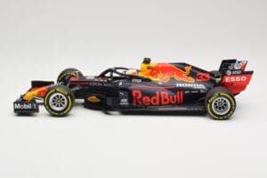 Red Bull Racing RB16 #33 M. Verstappen Winner 70th Anniversary GP 2020 Minichamps 1:18 110200533 Metal — zdjęcie 3 z 6