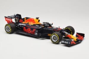 Red Bull Racing RB16 #33 M. Verstappen Winner 70th Anniversary GP 2020 Minichamps 1:18 110200533 Metal — zdjęcie 4 z 6