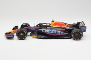 Red Bull Racing RB19 #11 S. Perez 2nd Place Miami GP 2023 Minichamps 1:18 110230511 Metal — zdjęcie 3 z 6