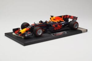 Red Bull Racing Tag Heuer RB13 #3 D. Ricciardo 3rd Place Malaysian GP 2017 Minichamps 1:18 117171503 Metal — zdjęcie 2 z 6